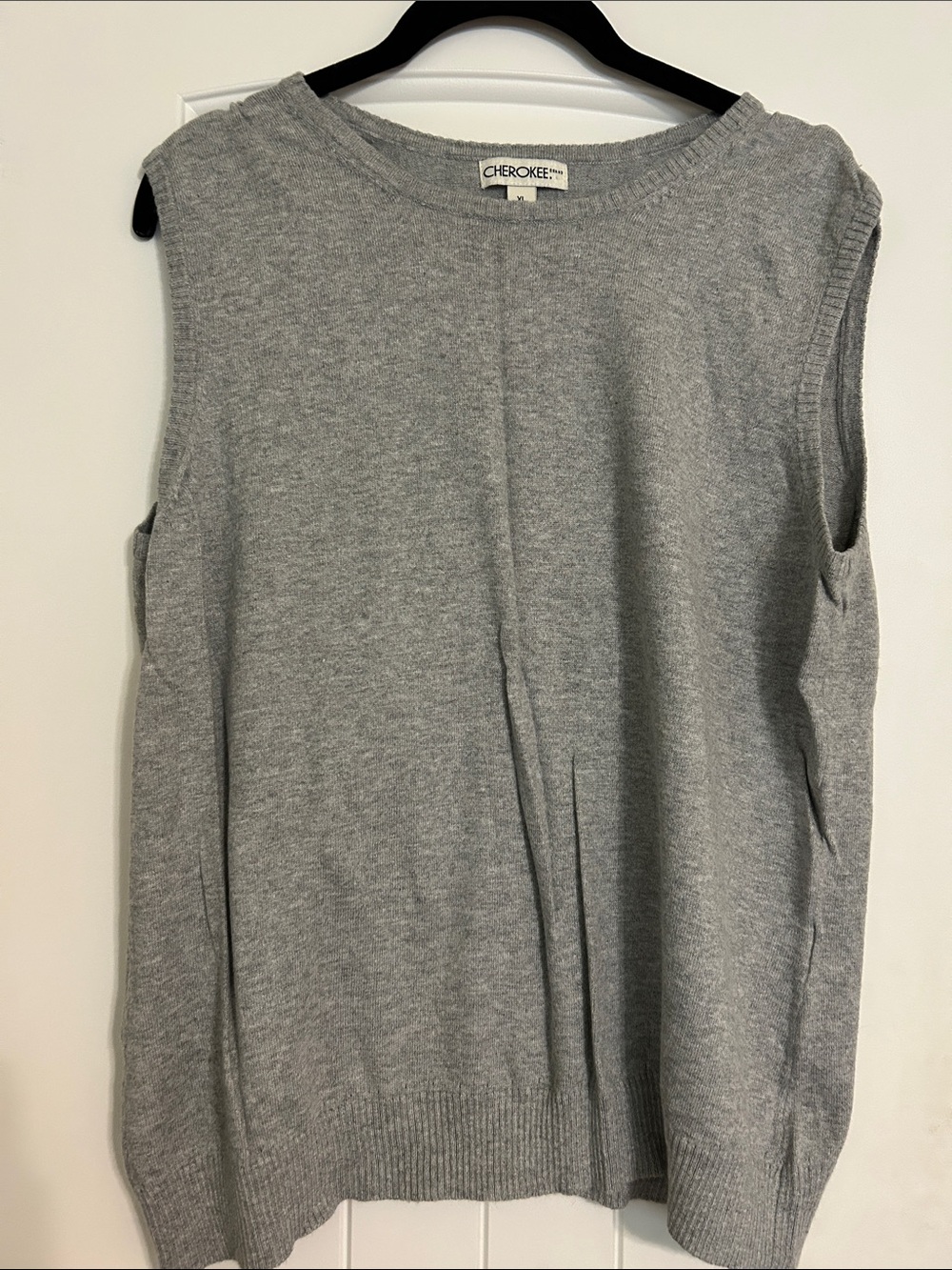 Cherokee Light Gray Sleeveless Knit Sweater Tank